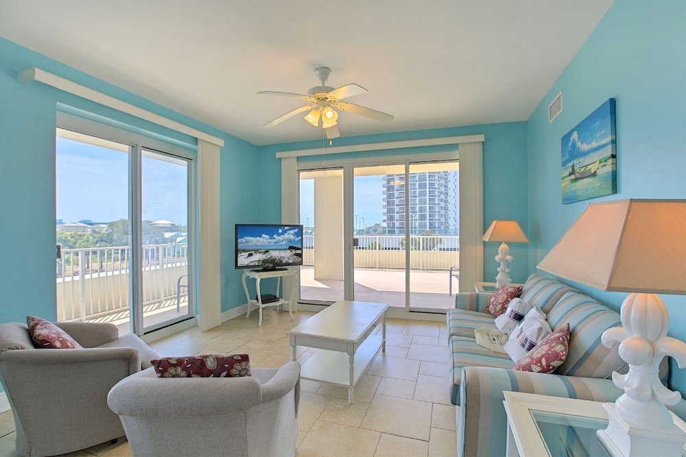 Prime Gulf View Condo Near top Attractions, Dining, & Beach Fun!