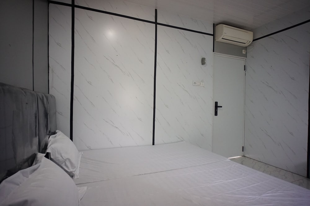 OYO 94903 Akasia Guesthouse