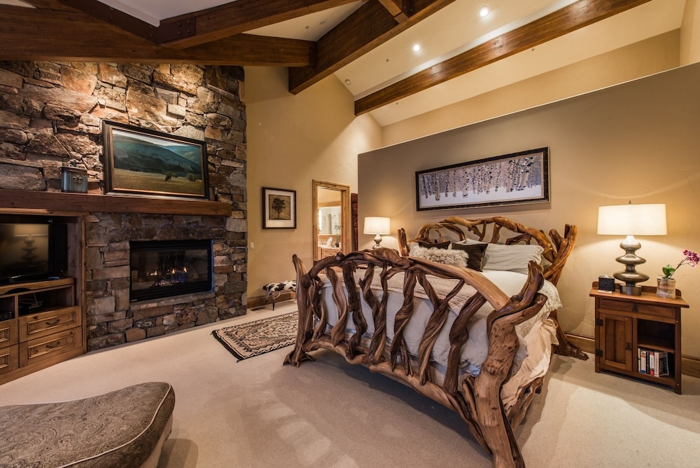 Majestic Ski in Ski Out Estate