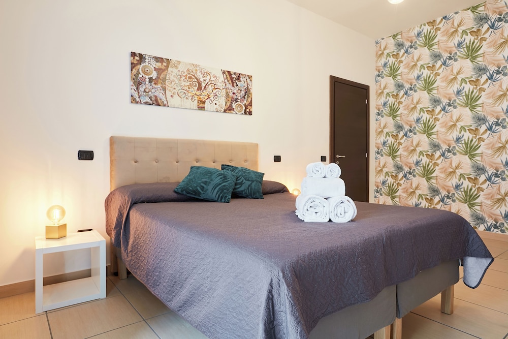 Vicky's Luxury Guesthouse by Napoliapartments