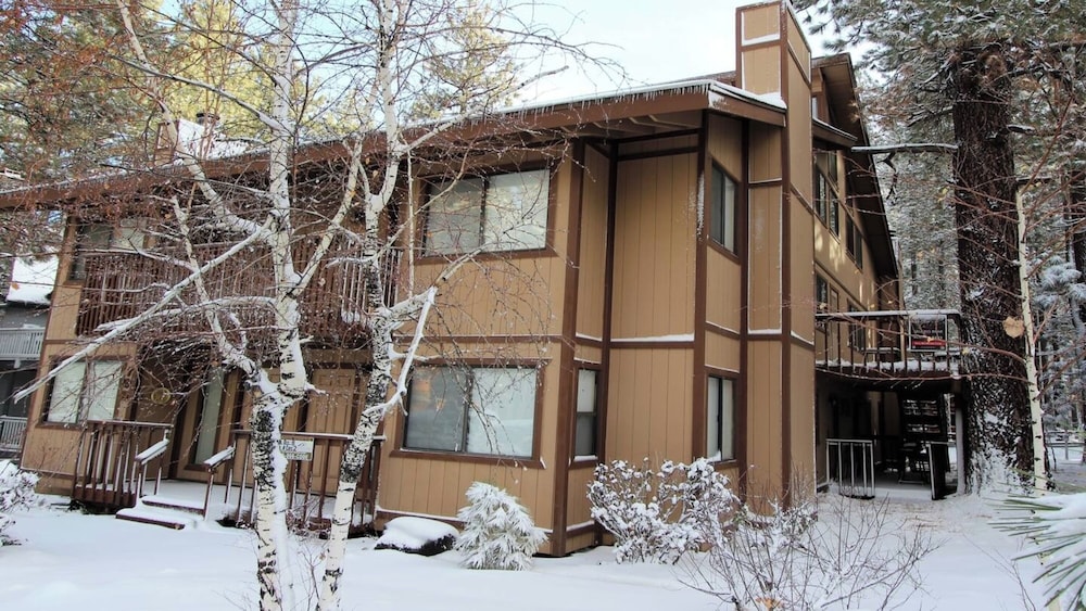 Summit Ski Shack