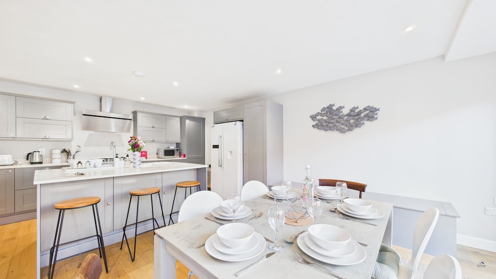 Union Road Where Coastal Calm Meets Conscious Living