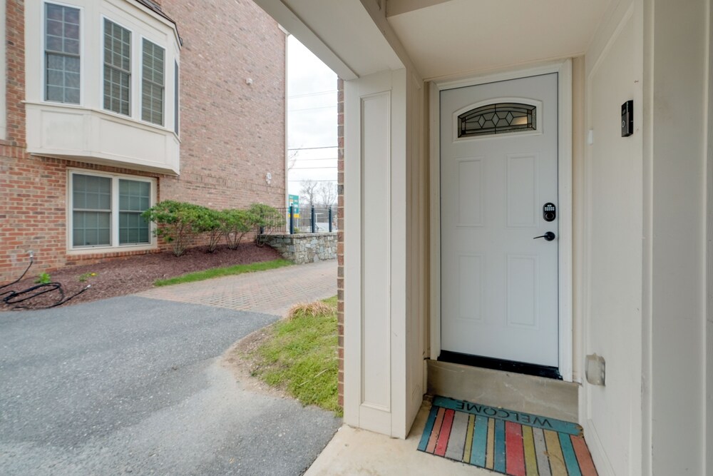 Pet-friendly DC Area Condo w/ Yard! view 4