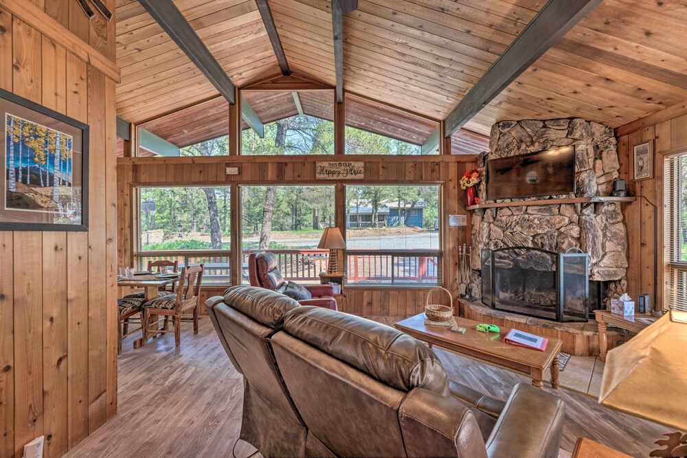 Quiet Retreat w/ Hot Tub - 16 Miles to Ski Apache! view 4