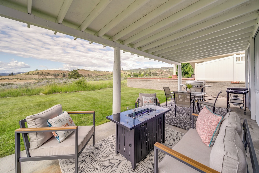 Seven Bays Vacation Rental on Lake Roosevelt! view 4
