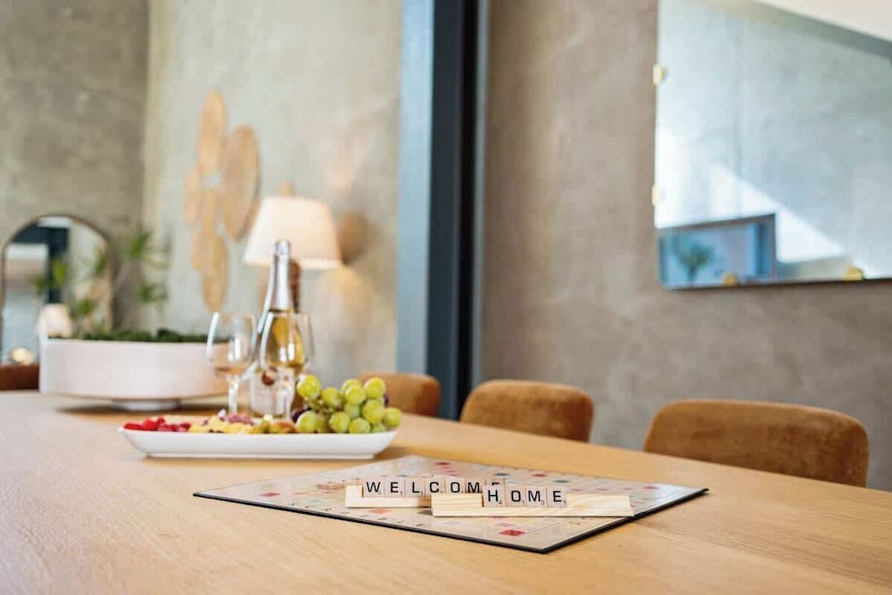 Gaslamp Row House - Sleeps 8 Private Garage AC
