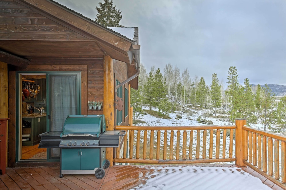 2 Mi to Skiing: Mtn-view Home w/ Deck in Granby! view 2