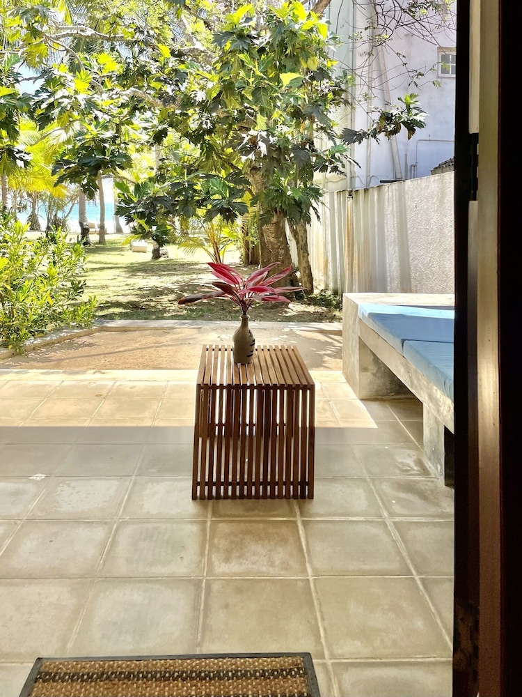 Isana Beach House