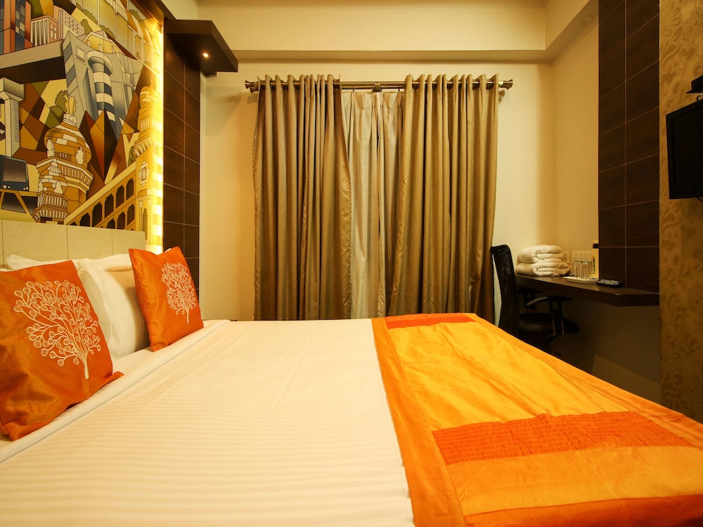OYO 7752 Hotel Diva Residency