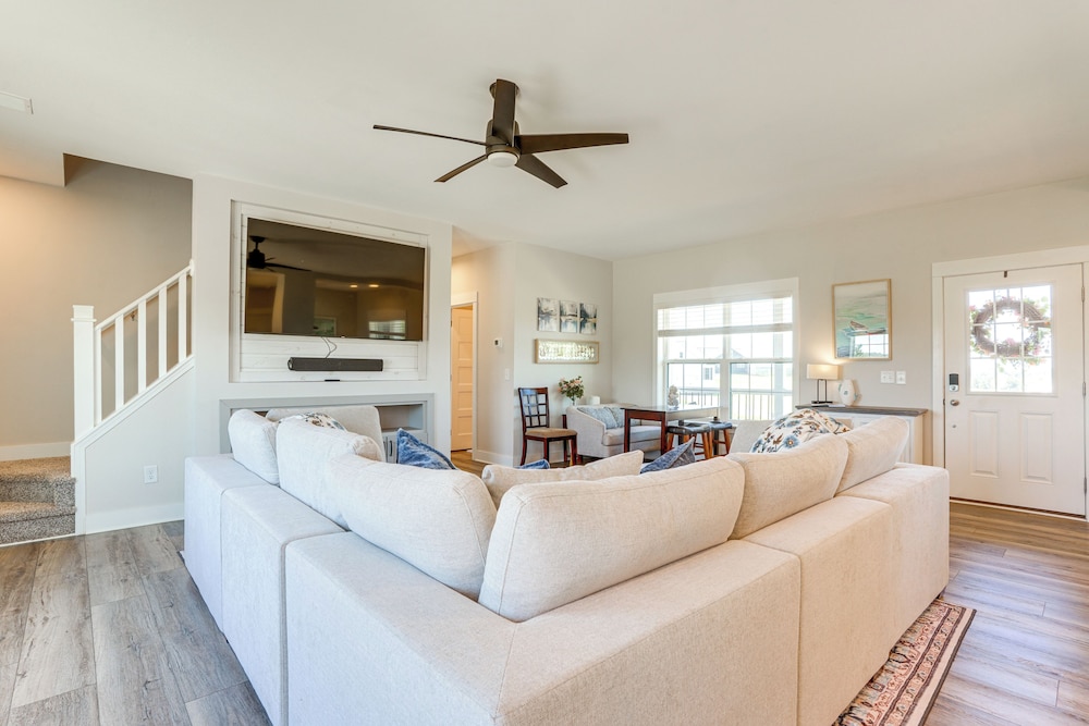 5 Mi to Lake Anna State Park: Modern Family Home!