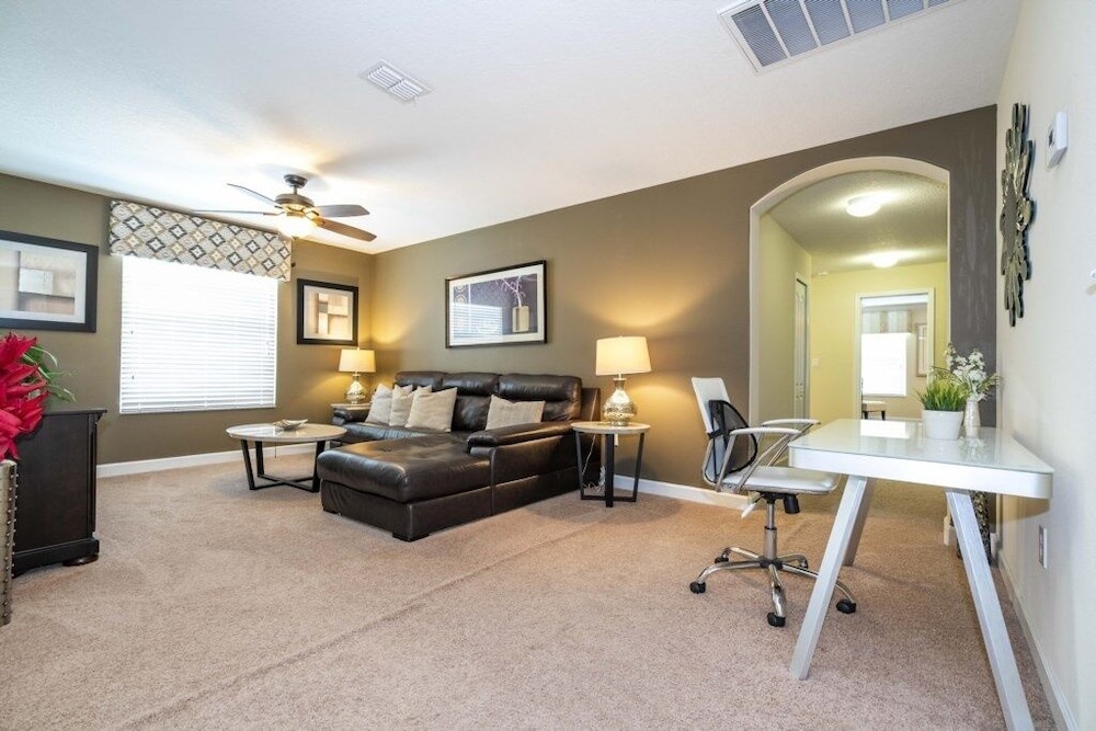 Family Pool Home Near Disney!! Modern Decor, Bbq ,resort W/ Tons Of Amenities! 6 Bedroom Home