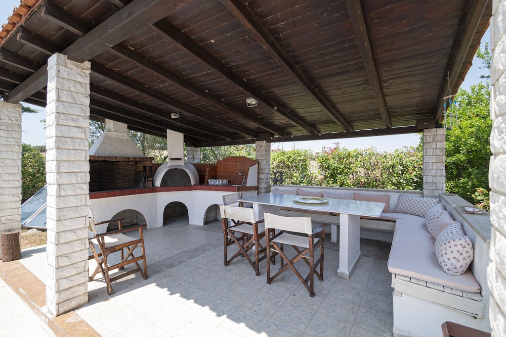 Alex Billy House by Travel Pro Services