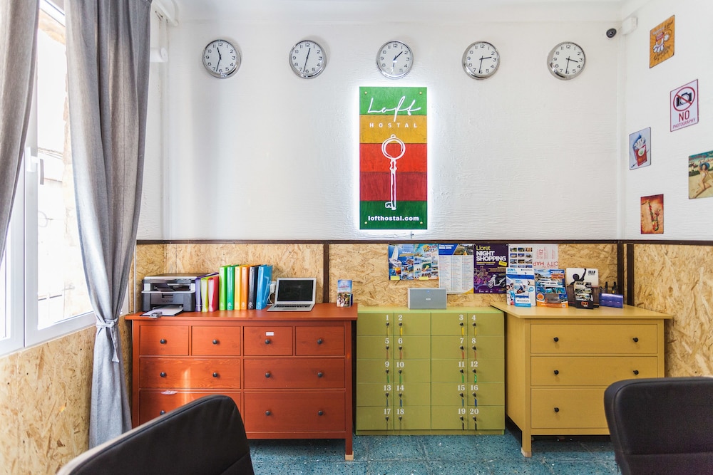 LOFT HOSTAL Group 62