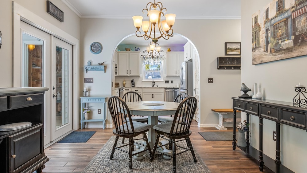 Southern Charm by Southern Vacation Rentals