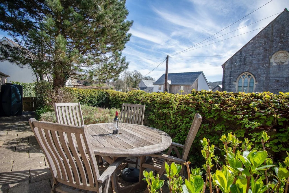 Fern Cottage - 2 Bedroom Cottage - St Florence