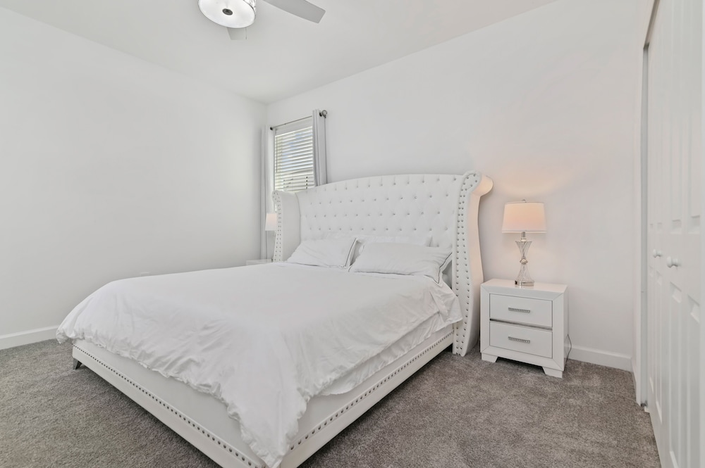 1183kbs-the Retreat At Championsgate 5 Bedroom Home by RedAwning view 3
