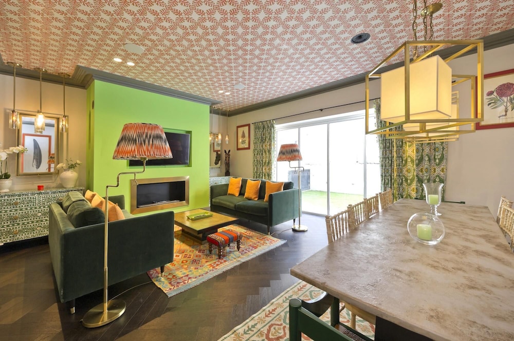 Designer Colourful 3 Bed Property Kensington