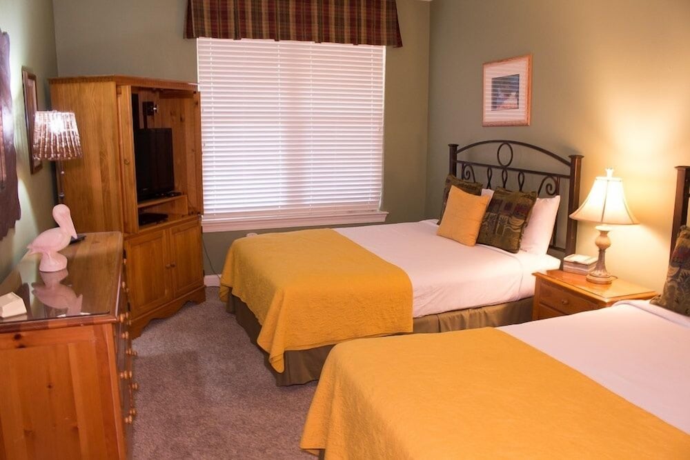 8554 Turnberry 3 Bedroom Condo by RedAwning