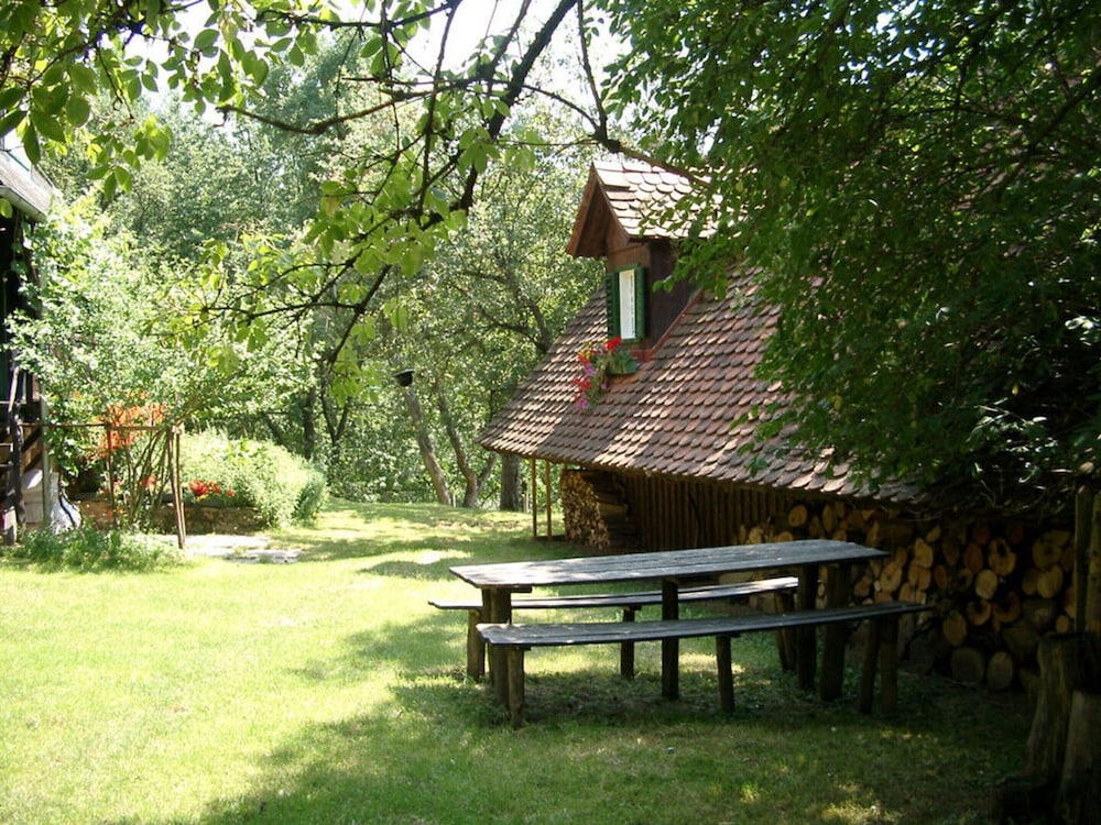 The Holler Comfortable Holiday Residence