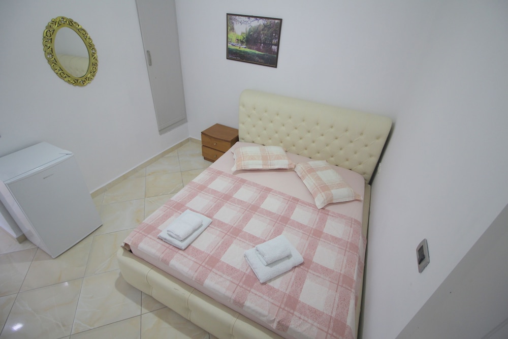 Andy Apartments