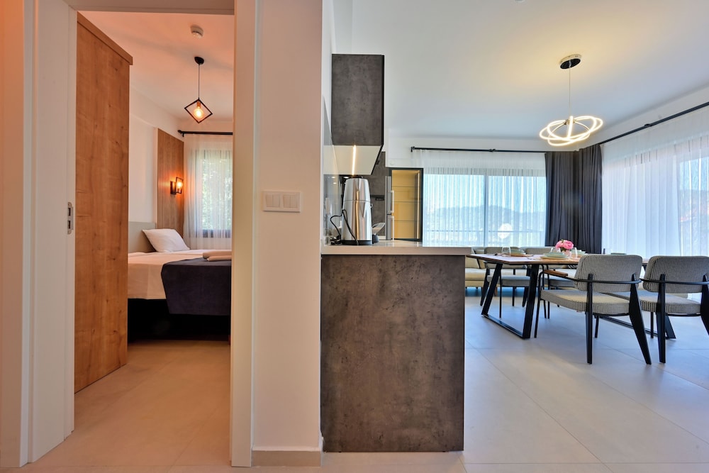 Hi Life Suites