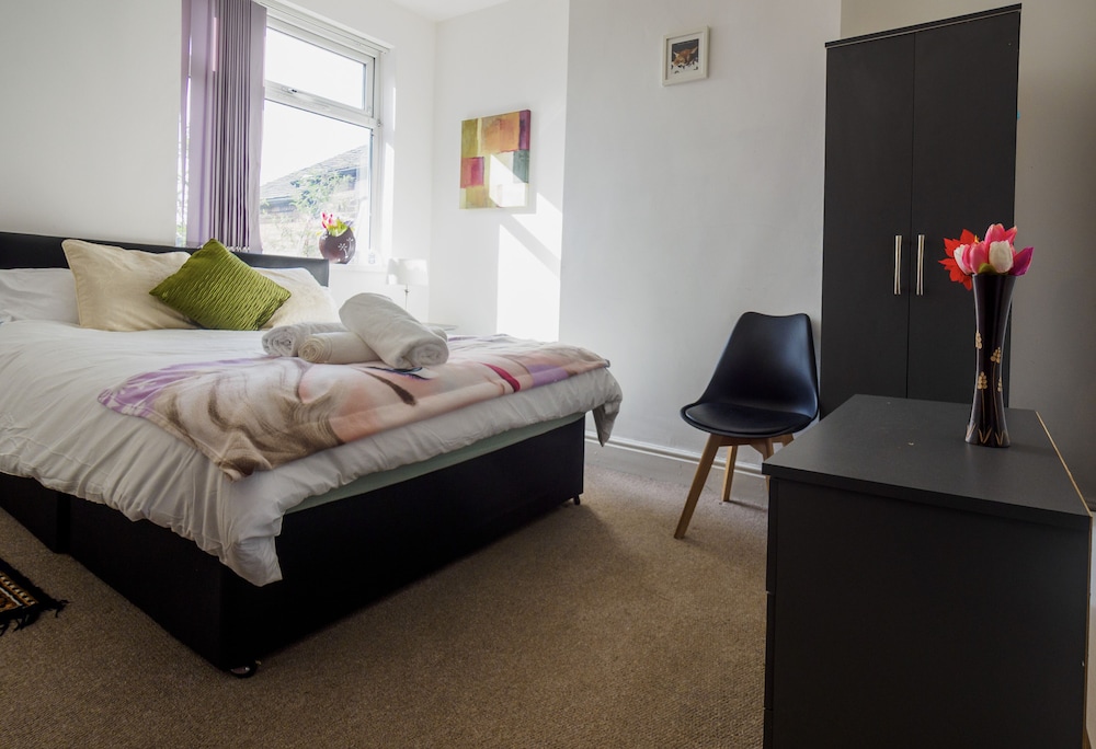 WoodHouse Lodge Room 2