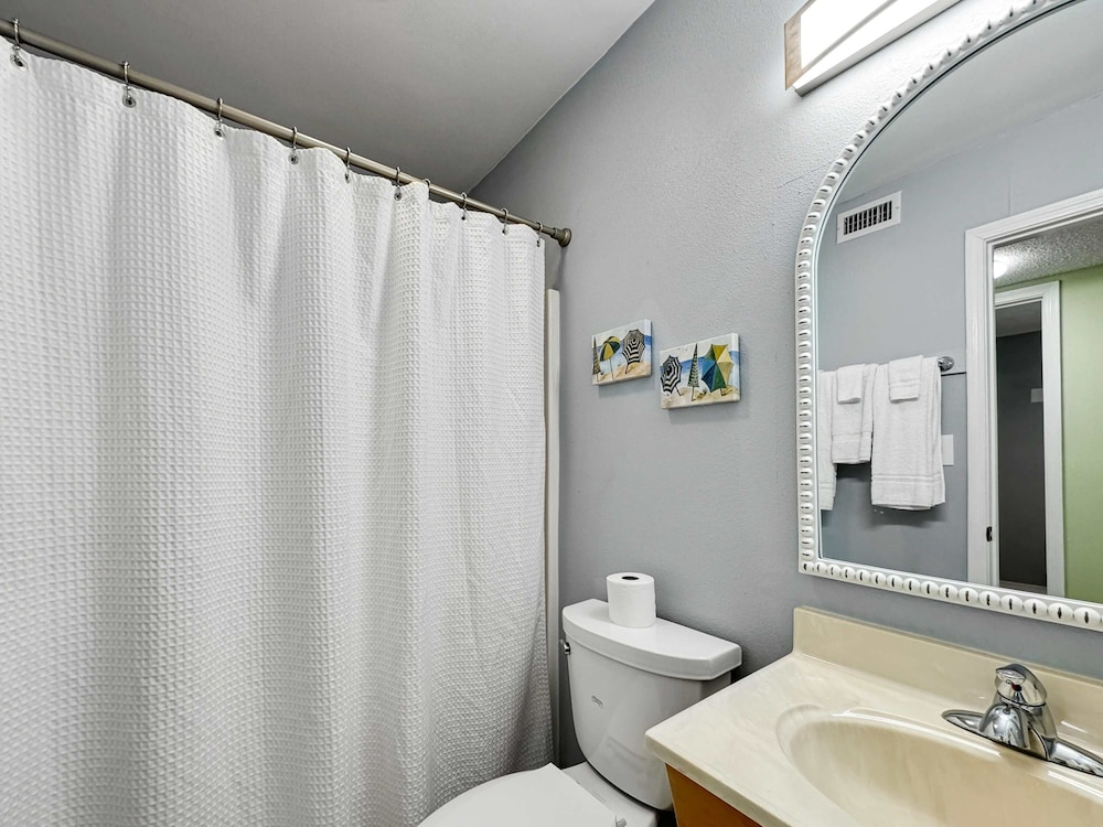 The Perfect Spot Condo for 8!