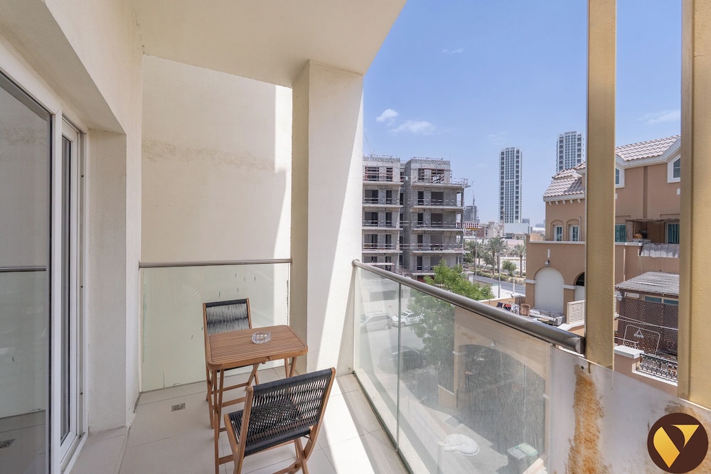 Spacious Pulse Smart Residence JVC