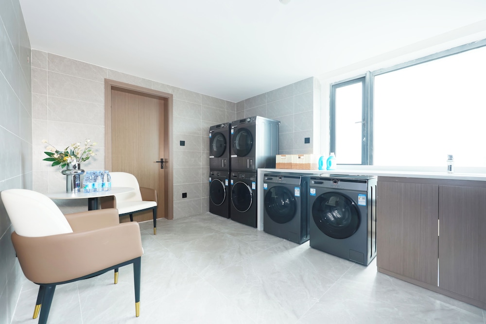 ECHIC Mercure (Guangzhou Baoneng Performing Arts Center Luogang Wanda Plaza)