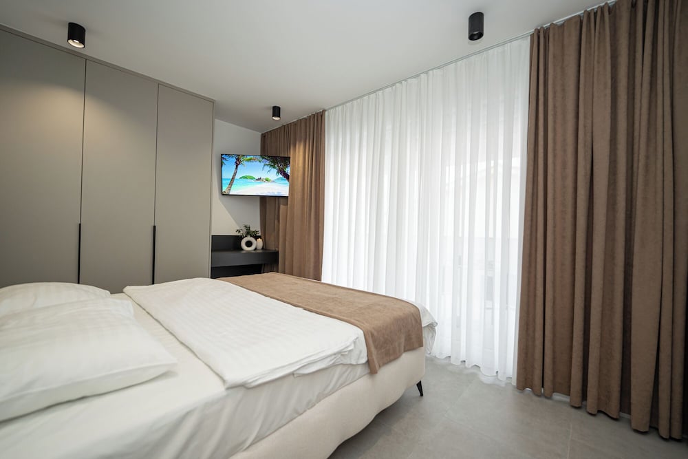 Break penthouse -three bedroom apartment
