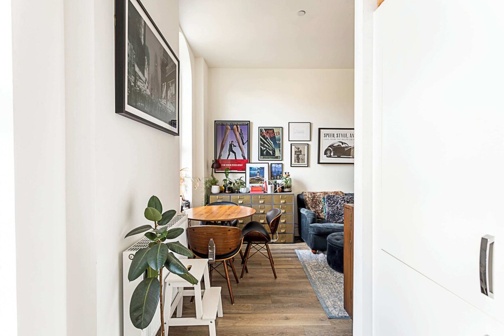 Contemporary Victorian Studio