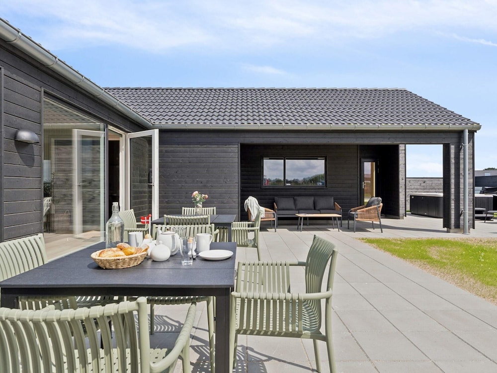 5 Star Holiday Home in Lokken