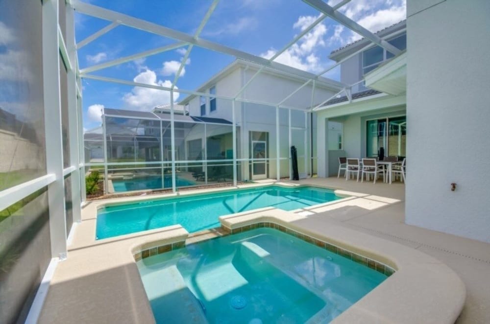 Champions Gate Luxury 5 Bedroom Resort Villa 5 Home by Redawning - Image 3