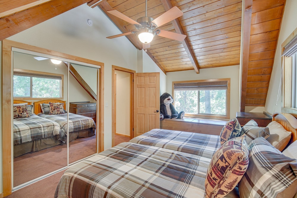 Serene Cabin Rental Near Lake Arrowhead Village! view 2