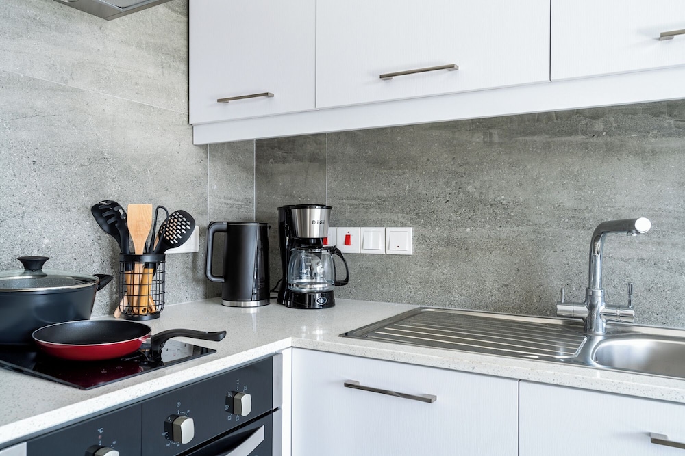 Azoria - Stylish 1-BR Apartment in Kiti