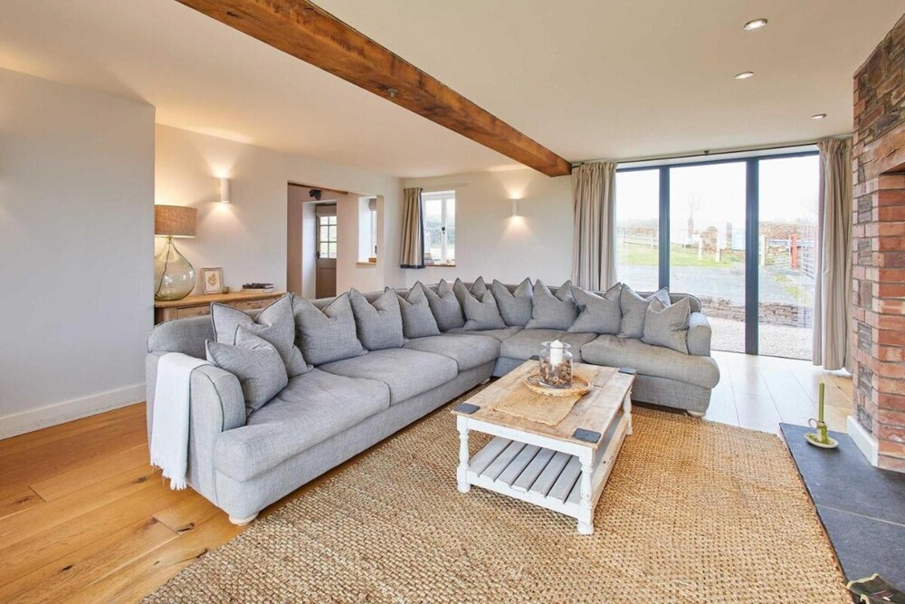 Host Stay Coed Barn