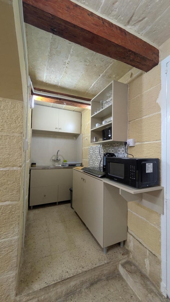 Apartment in Valletta by Ruwts