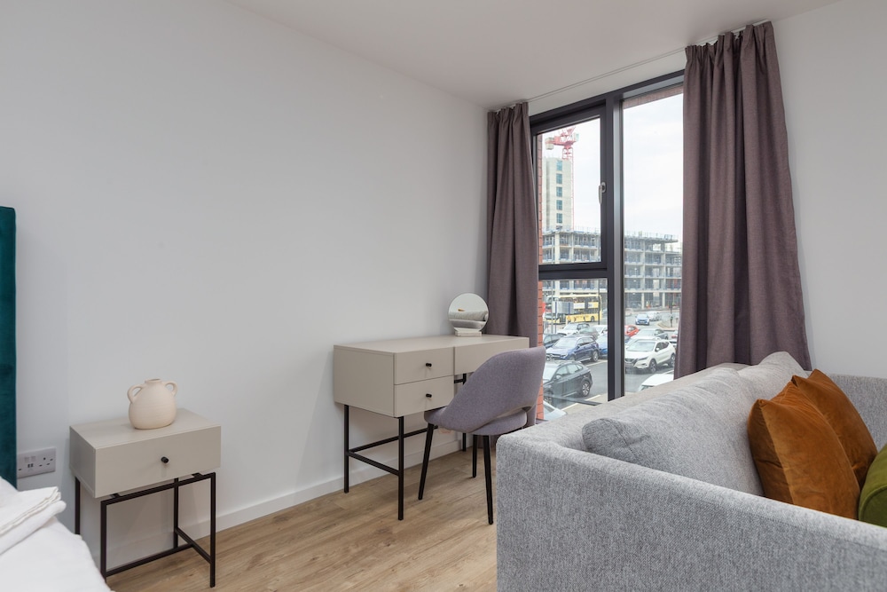 Deluxe Manchester Studio