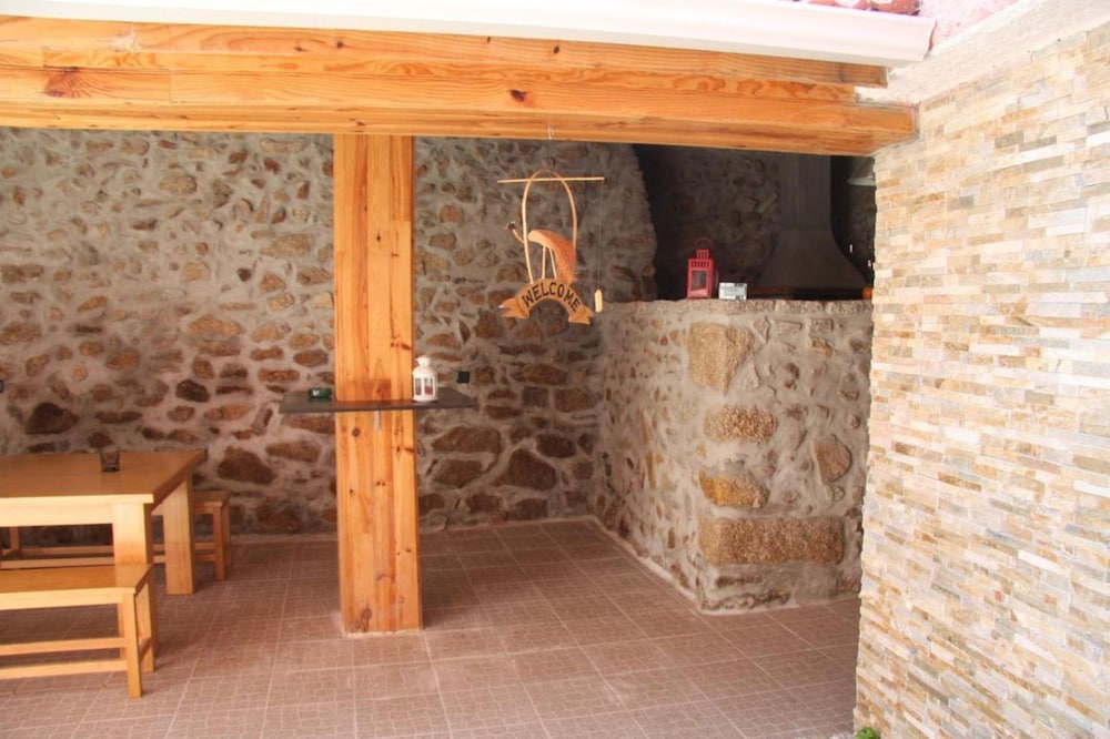 Serra da Estrela Seven Rooms 3 Suites Villa In s
