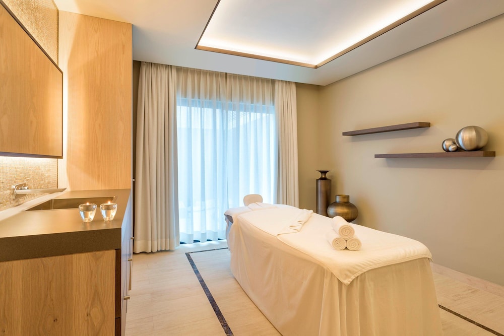 Pine Cliffs Ocean Suites, a Luxury Collection Resort & Spa