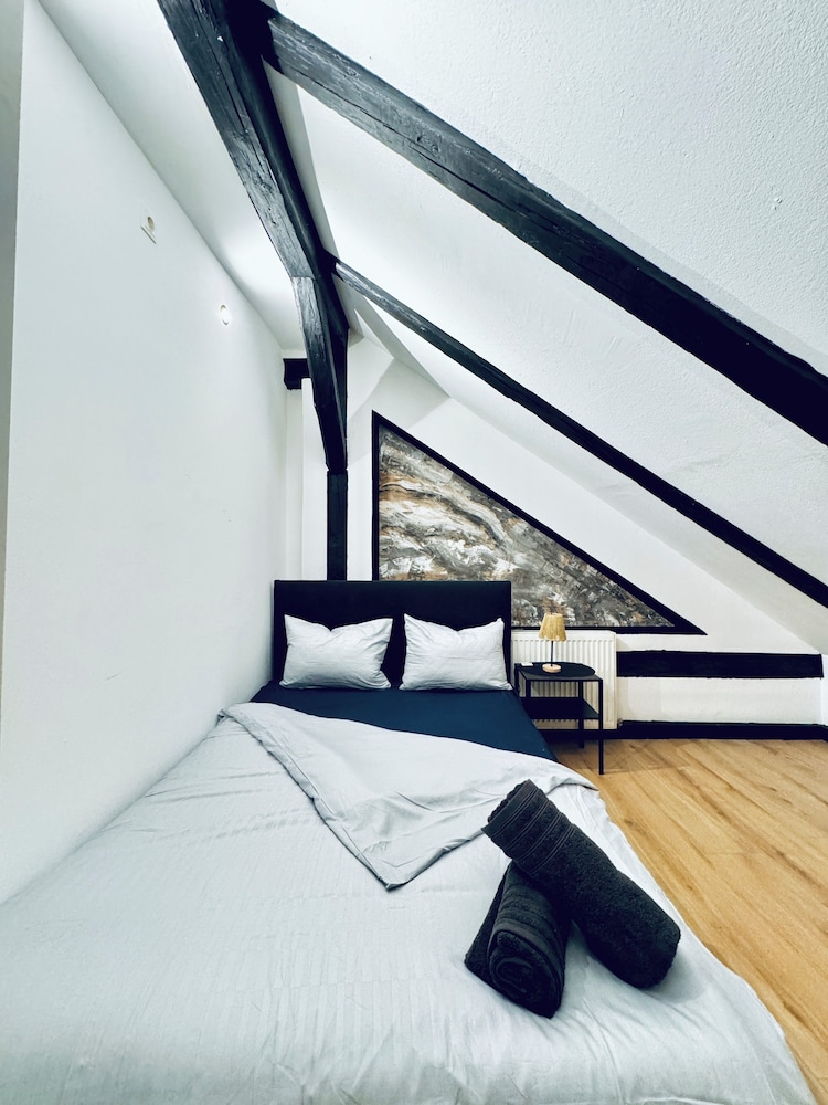 Comfortable Budget Room near Liesing