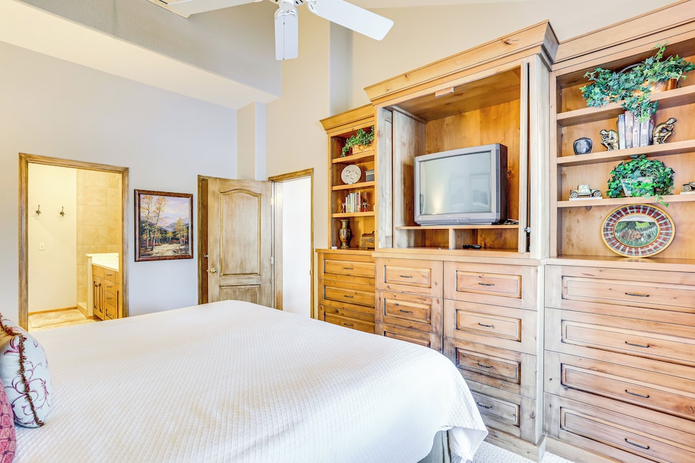 Seasons Lodge at Arrowhead: Beaver Creek Condo!