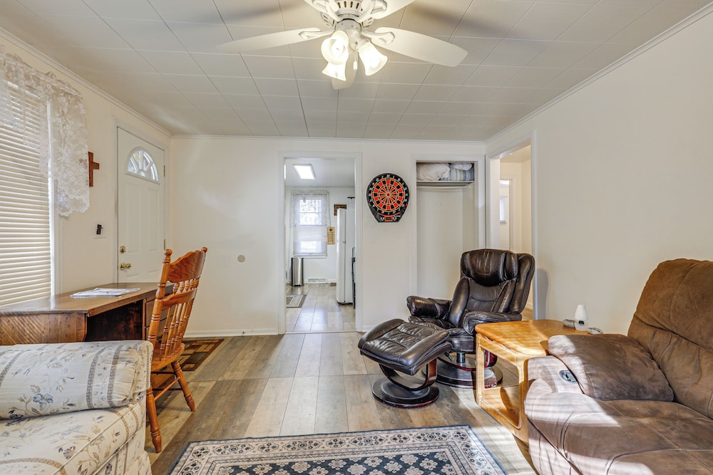 Year-round Chain of Lakes Retreat! Northwoods Home