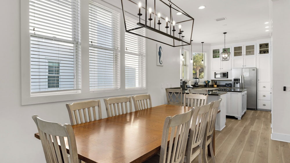 Lakefront Haven in Carillon Beach