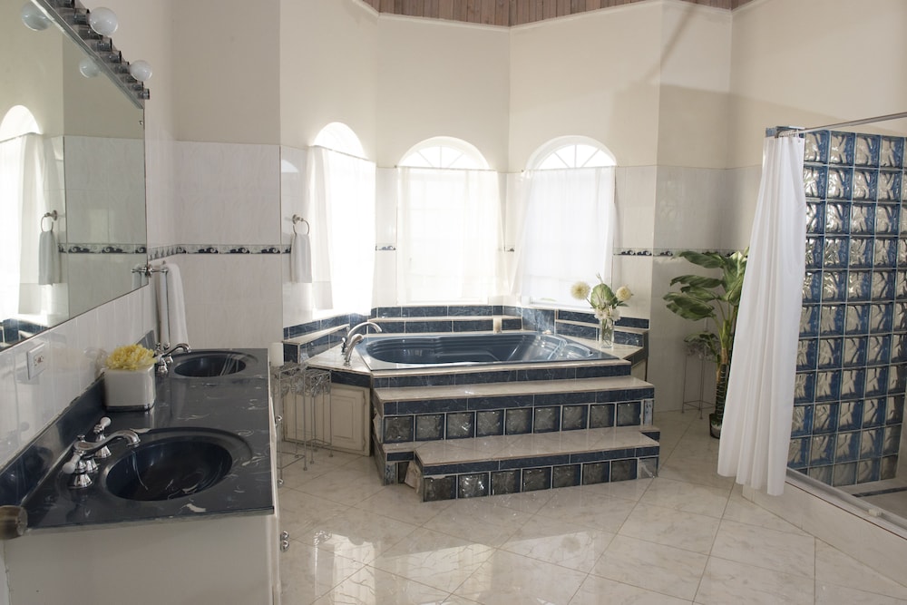 Celebrity Villa Jamaica