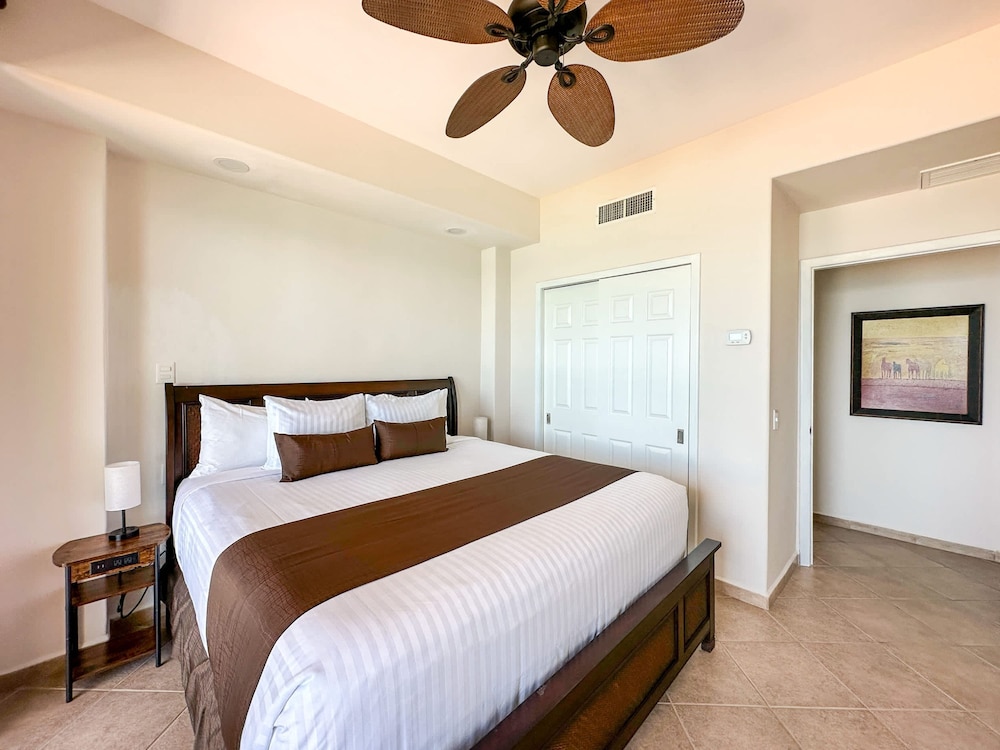 Beach Bliss Retreat 2BR Beachfront Condo
