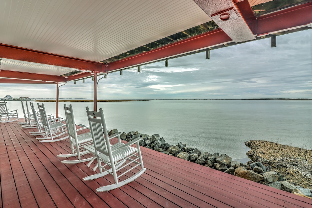 Lighthouse Club Hotel