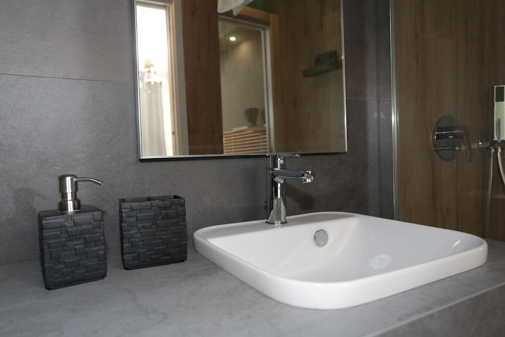 OIKIA AUTOMATIC ROOMS