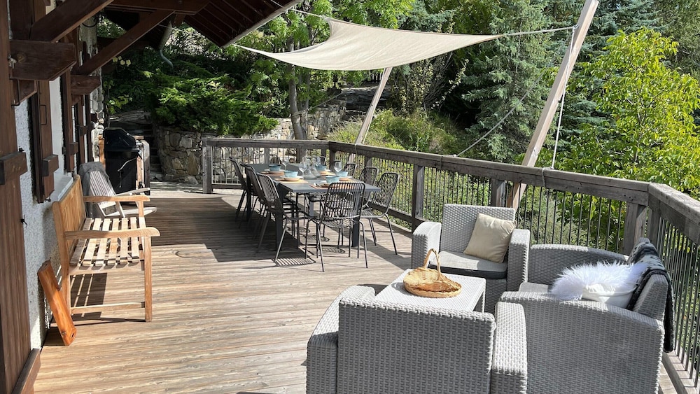Holiday Home With Sauna, Saint-sauveur