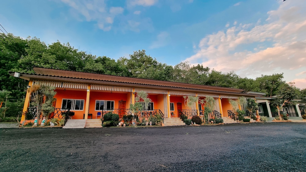 Baan Suan Meetang Resort